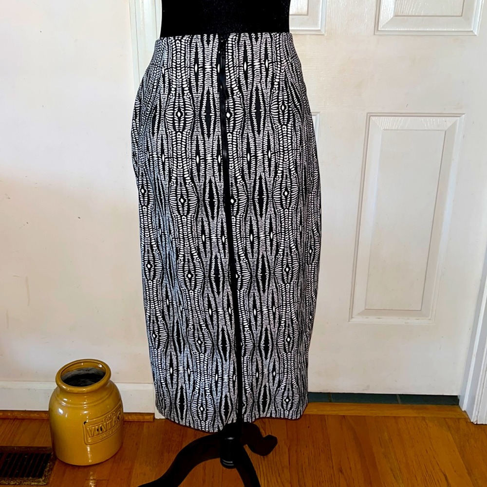 Lane Bryant Black and White Zippered skirt.